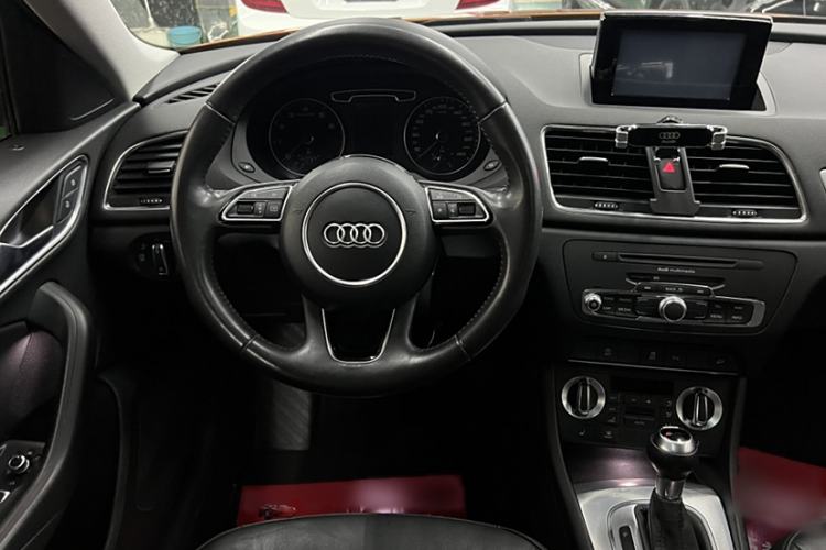 Used Audi Q3 2015 35 TFSI Comfort Model Interior 2