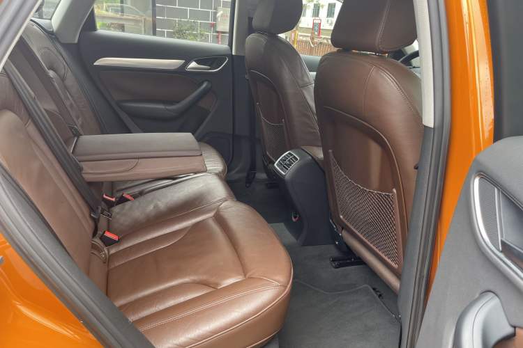 Used Audi Q3 2015 35 TFSI Comfort Model Interior 4