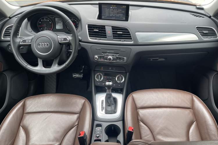 Used Audi Q3 2015 35 TFSI Comfort Model Interior 5