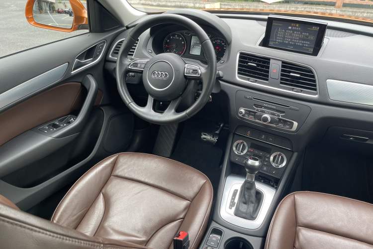 Used Audi Q3 2015 35 TFSI Comfort Model Interior 6