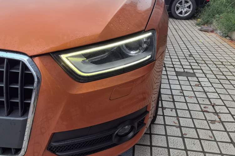 Used Audi Q3 2015 35 TFSI Comfort Model Left Front Headlight