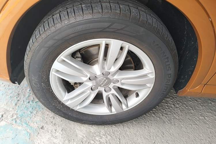 Used Audi Q3 2015 35 TFSI Comfort Model Left Front Wheel Hub