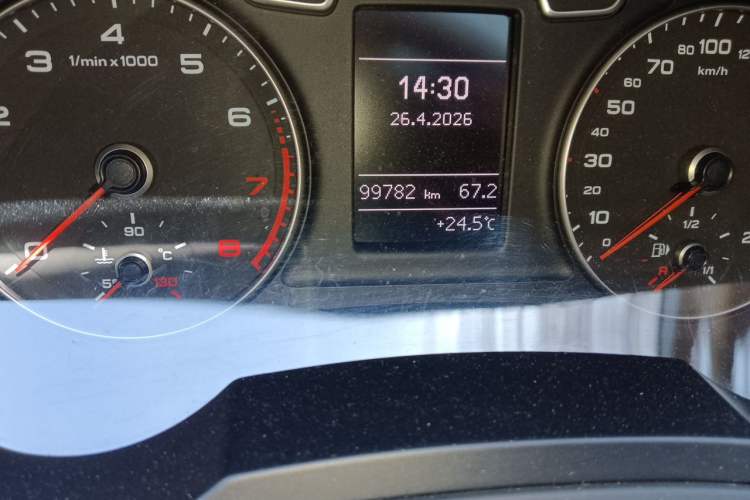 Used Audi Q3 2015 30 TFSI Comfort Model Odometer Close Up