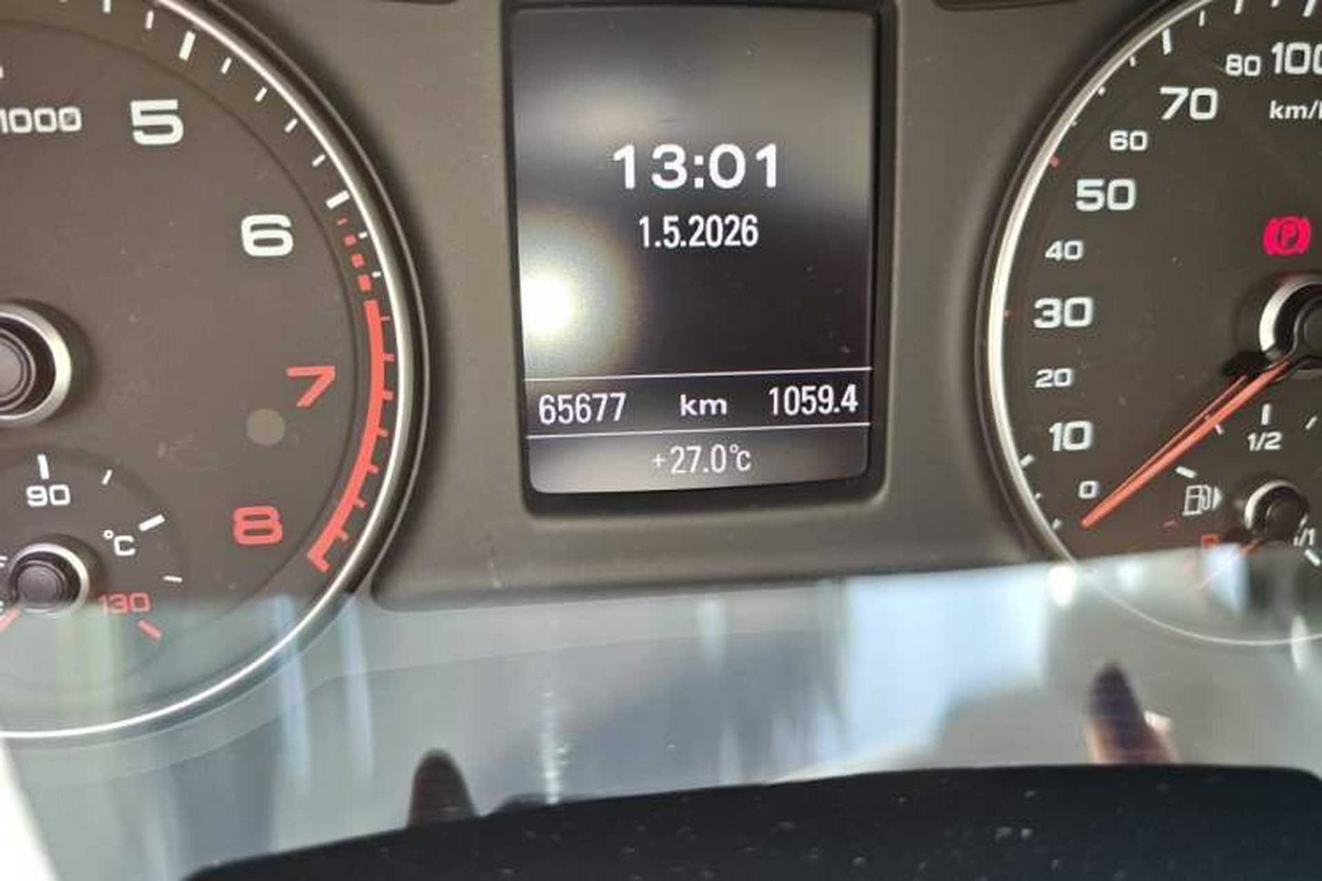 Used Audi Q3 2015 35 TFSI quattro Technology Edition Odometer Close Up