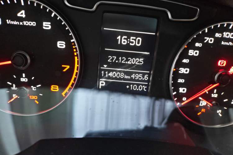 Used Audi Q3 2015 30 TFSI Ambition Edition Odometer Close Up