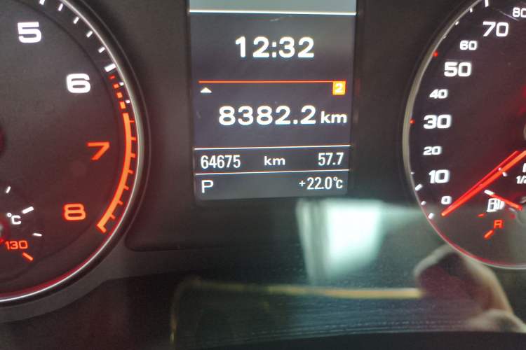 Used Audi Q3 2015 35 TFSI quattro Technology Edition Odometer Close Up