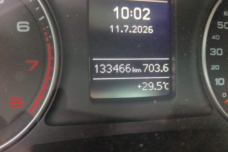 Used Audi Q3 2015 30 TFSI Comfort Model Odometer Close Up
