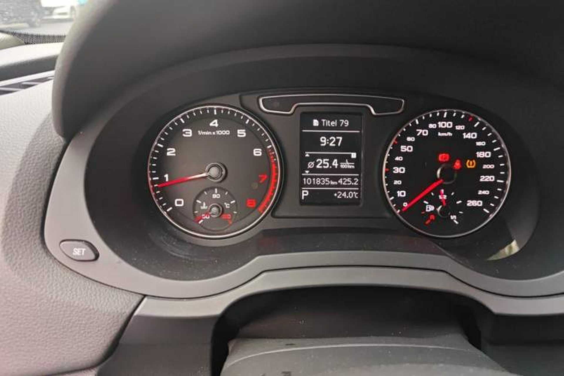 Used Audi Q3 2015 30 TFSI Ambition Edition Odometer Close Up