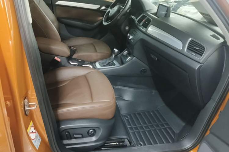 Used Audi Q3 2015 35 TFSI quattro Technology Edition Right Front Seat