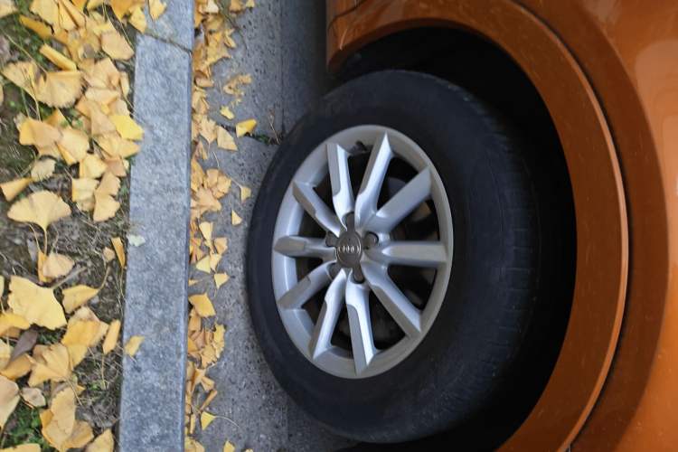 Used Audi Q3 2015 30 TFSI Ambition Edition Right Front Wheel Hub