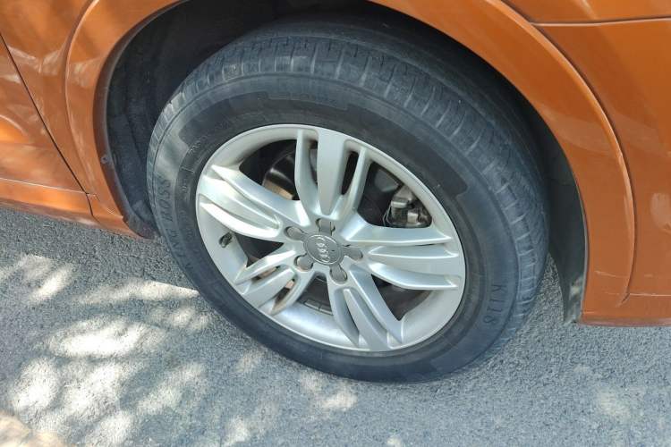Used Audi Q3 2015 35 TFSI Comfort Model Right Front Wheel Hub
