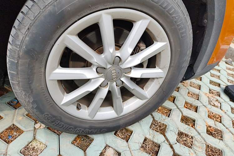 Used Audi Q3 2015 30 TFSI Ambition Edition Right Front Wheel Hub