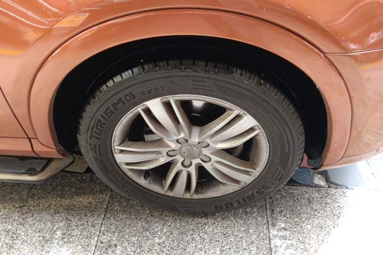 Used Audi Q3 2015 30 TFSI Comfort Model Right Front Wheel Hub