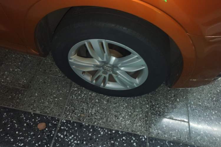 Used Audi Q3 2015 35 TFSI Comfort Model Right Front Wheel Hub