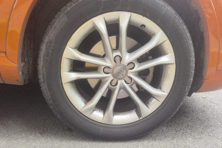 Used Audi Q3 2015 35 TFSI Comfort Model Right Front Wheel Hub
