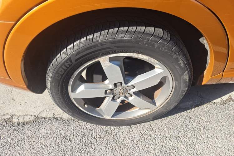 Used Audi Q3 2015 35 TFSI Comfort Model Right Rear Wheel Hub