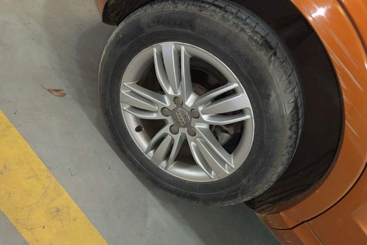 Used Audi Q3 2015 35 TFSI Comfort Model Right Rear Wheel Hub