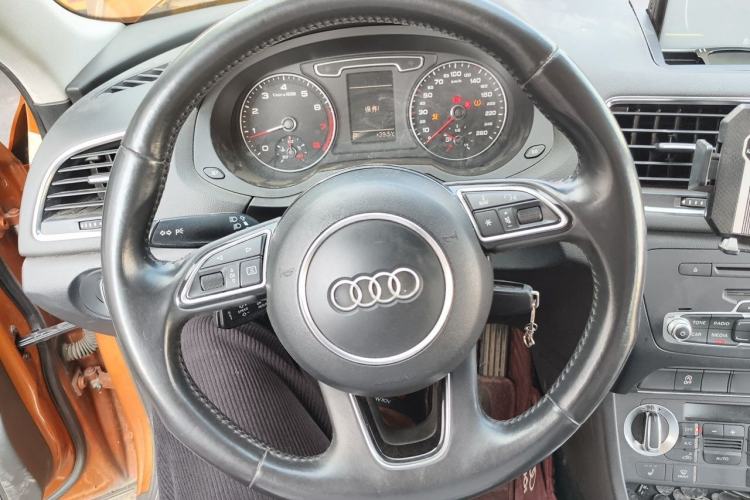 Used Audi Q3 2015 35 TFSI Comfort Model Steering Wheel