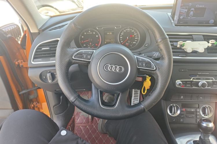 Used Audi Q3 2015 35 TFSI Comfort Model Steering Wheel