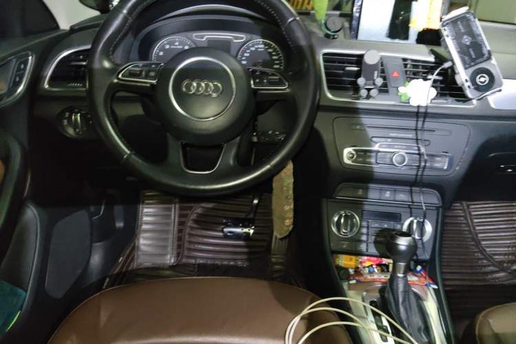 Used Audi Q3 2015 35 TFSI Ambition Edition Steering Wheel