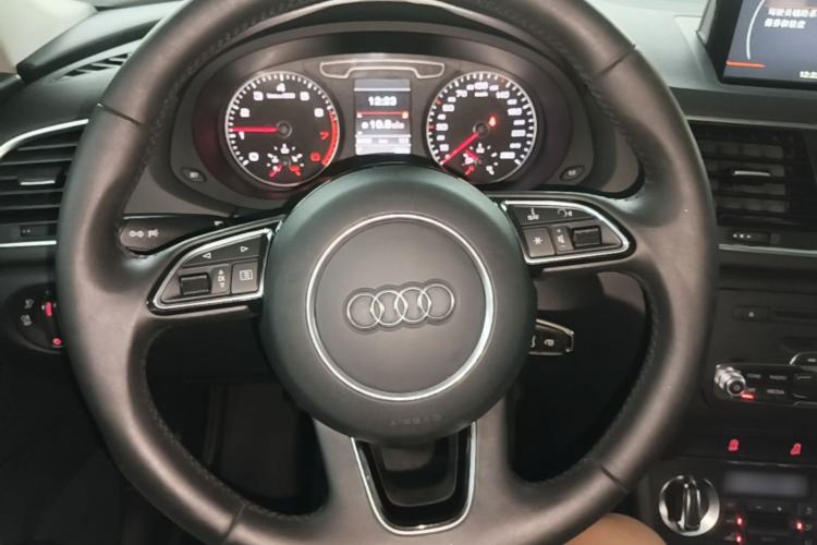 Used Audi Q3 2015 35 TFSI quattro Technology Edition Steering Wheel