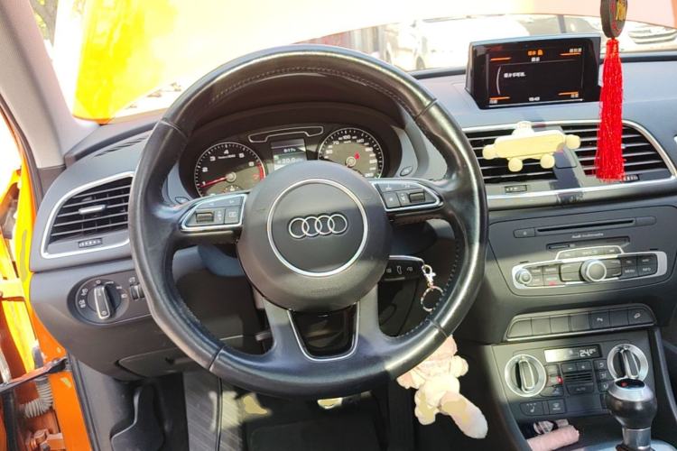 Used Audi Q3 2015 35 TFSI quattro Millionth Anniversary Edition Steering Wheel