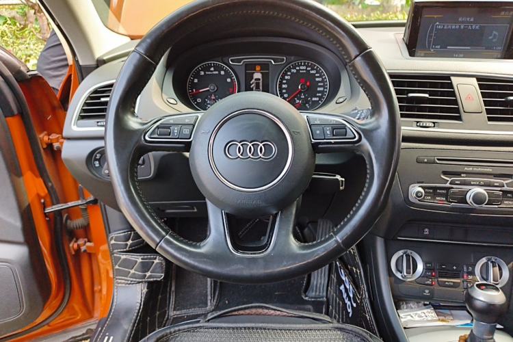 Used Audi Q3 2015 30 TFSI Ambition Edition Steering Wheel