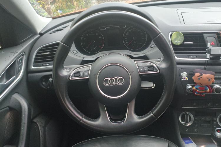 Used Audi Q3 2015 35 TFSI quattro Technology Edition Steering Wheel