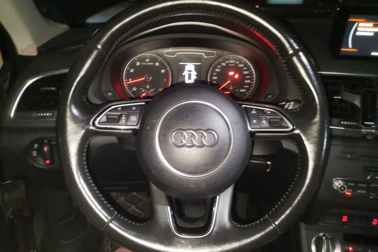 Used Audi Q3 2015 35 TFSI Ambition Edition Steering Wheel
