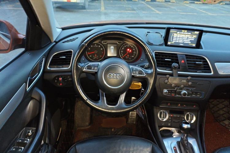 Used Audi Q3 2015 35 TFSI quattro Technology Edition Steering Wheel