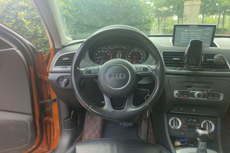 Used Audi Q3 2015 30 TFSI Comfort Model Steering Wheel