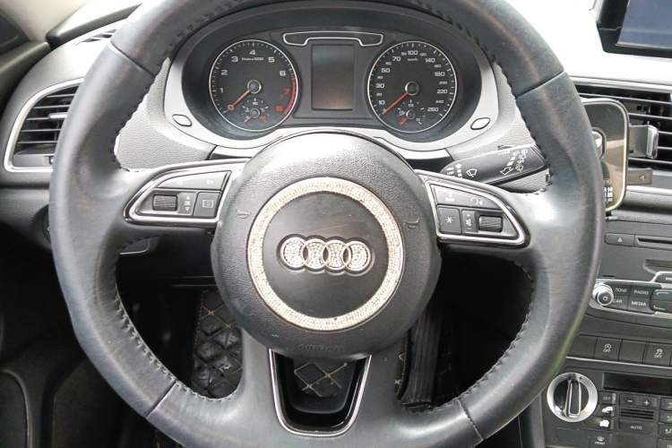 Used Audi Q3 2015 30 TFSI Comfort Model Steering Wheel