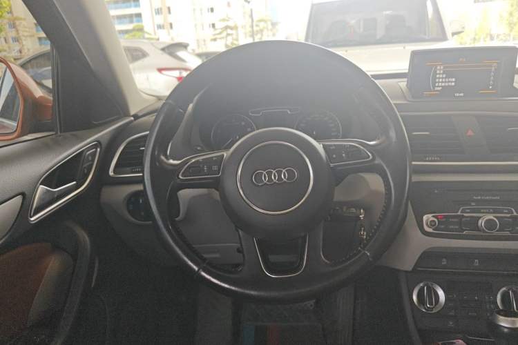 Used Audi Q3 2015 30 TFSI Ambition Edition Steering Wheel