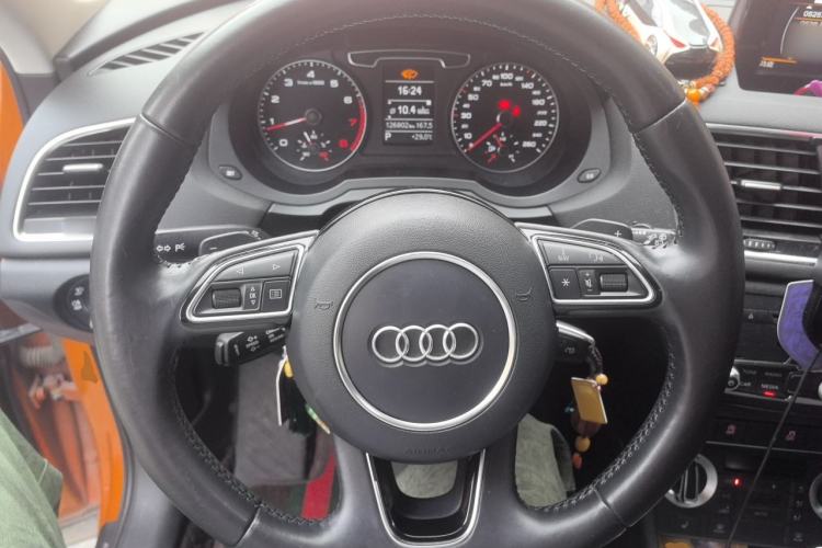 Used Audi Q3 2015 35 TFSI Comfort Model Steering Wheel