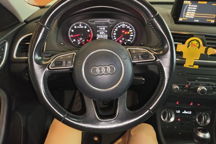 Used Audi Q3 2015 35 TFSI Comfort Model Steering Wheel