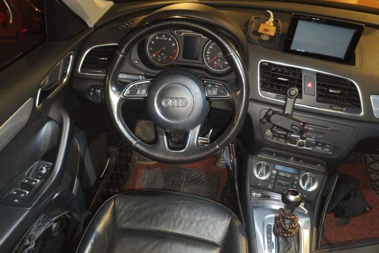 Used Audi Q3 2015 35 TFSI quattro Technology Edition Steering Wheel