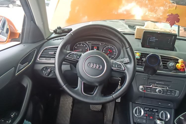 Used Audi Q3 2015 35 TFSI quattro Technology Edition Steering Wheel