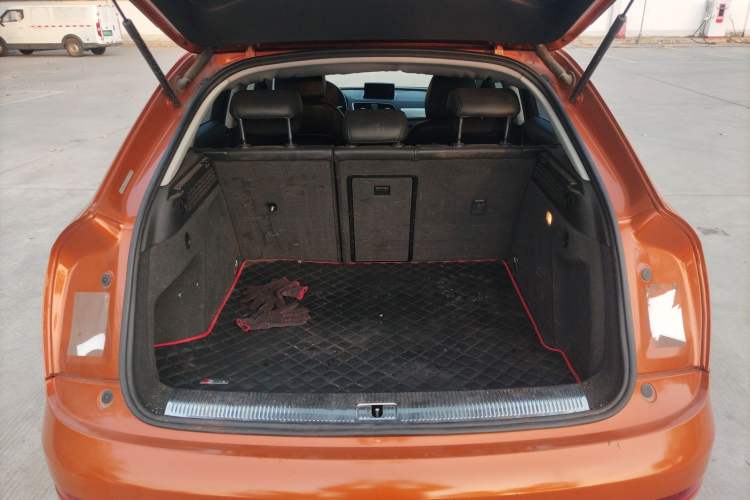 Used Audi Q3 2015 35 TFSI Comfort Model Trunk