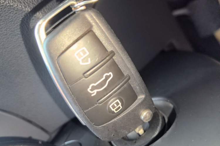 Used Audi Q3 2015 35 TFSI Comfort Model Vehicle Key