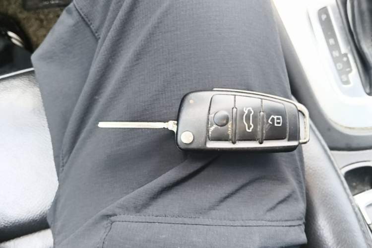 Used Audi Q3 2015 30 TFSI Comfort Model Vehicle Key