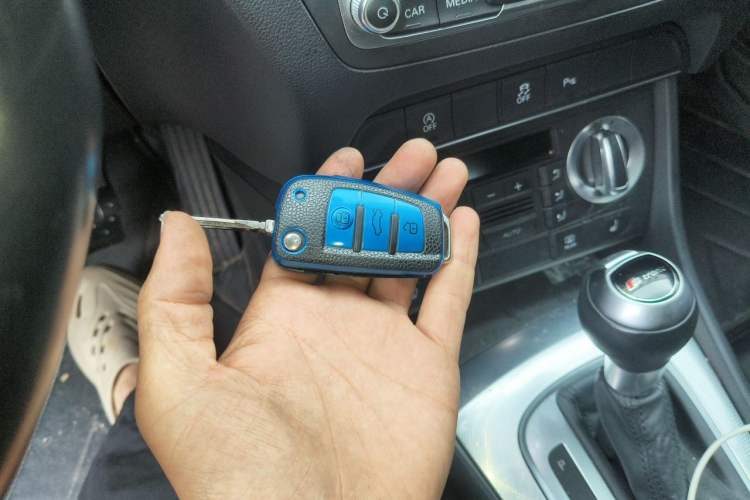 Used Audi Q3 2015 35 TFSI Comfort Model Vehicle Key