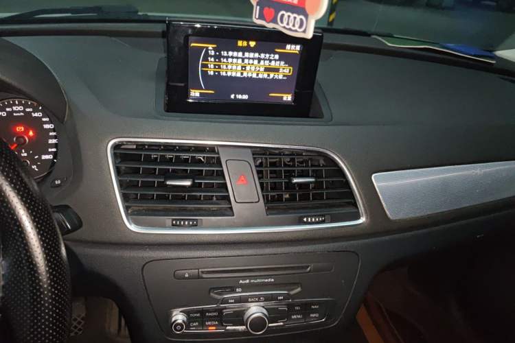 Used Audi Q3 2015 35 TFSI Comfort Model Audio And AC Panel