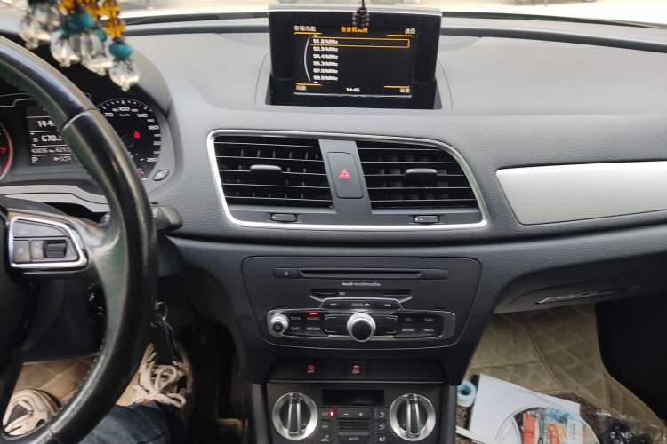 Used Audi Q3 2015 35 TFSI Millionth Anniversary Intelligent Edition Audio And AC Panel