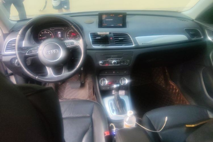 Used Audi Q3 2015 35 TFSI quattro Technology Edition Center Console