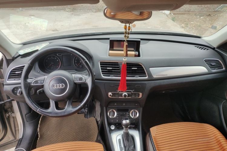 Used Audi Q3 2015 35 TFSI quattro Technology Edition Center Console