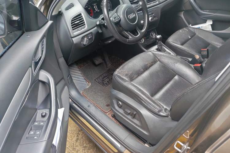 Used Audi Q3 2015 30 TFSI Ambition Edition Driver Seat