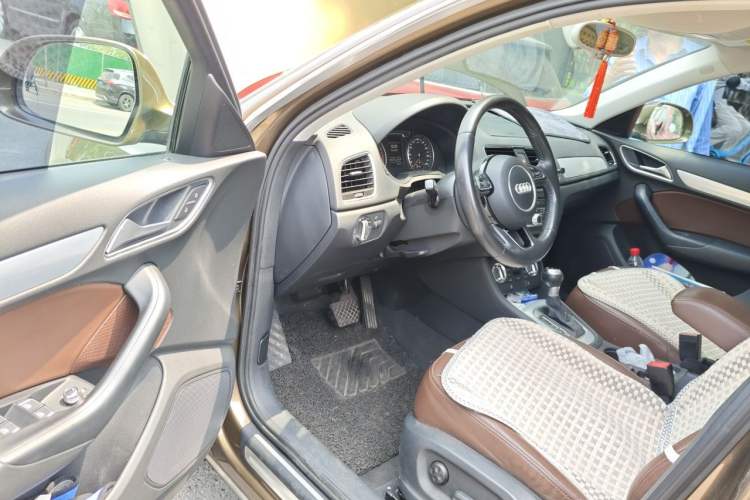 Used Audi Q3 2015 30 TFSI Comfort Model Driver Seat