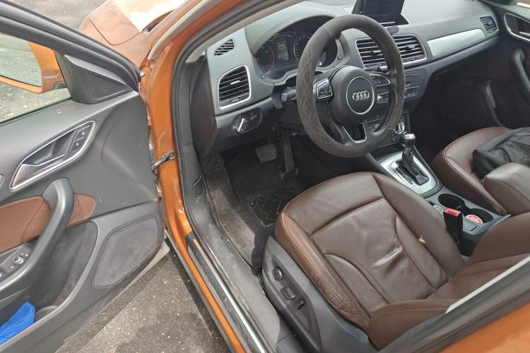 Used Audi Q3 2015 35 TFSI Comfort Model Driver Seat