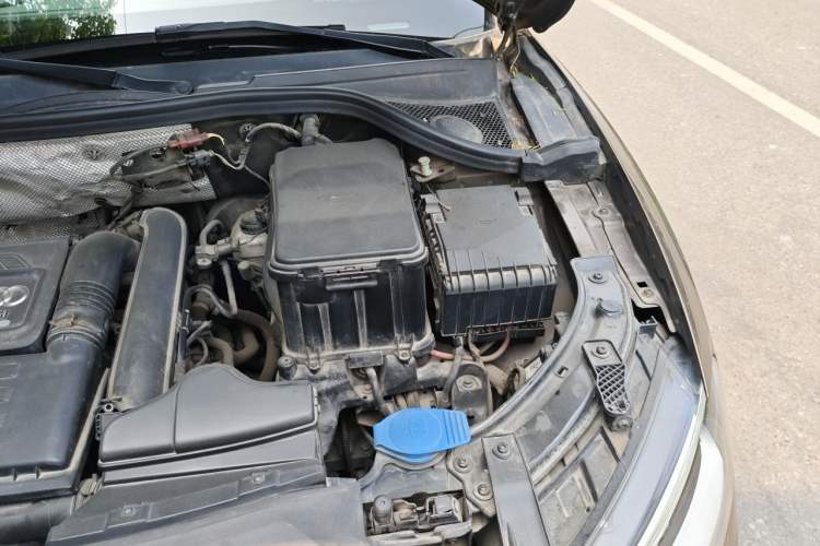 Used Audi Q3 2015 30 TFSI Comfort Model Engine Bay Left
