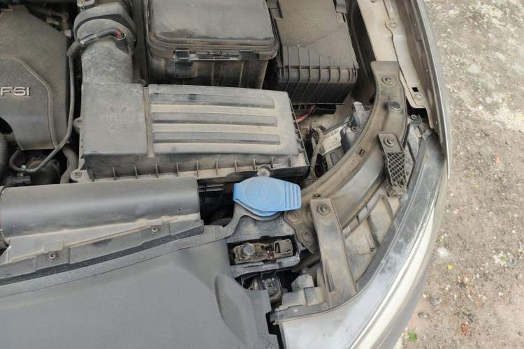 Used Audi Q3 2015 35 TFSI quattro Technology Edition Engine Bay Left